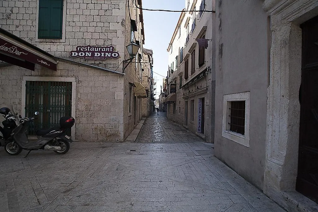 *** Guest house Rooms Livia Trogir Croatia