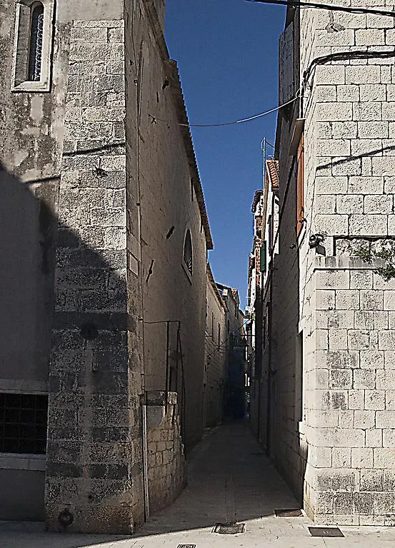 Rooms Livia Trogir 3*,