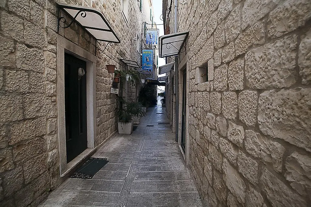 Rooms Livia Trogir