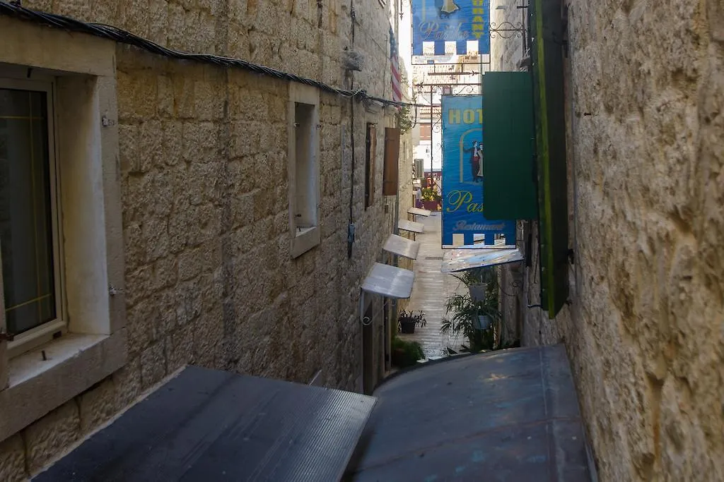 Rooms Livia Trogir